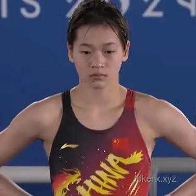 陈芋汐与新搭档夺冠后牵手领奖：冠军搭档的领奖礼仪与情感表达指南